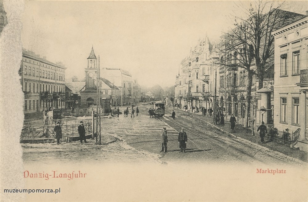 Gdańsk, wieża zegarowa na rynku we Wrzeszczu