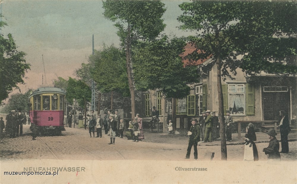 Gdańsk, mijanka tramwajowa na ul. Oliwskiej.