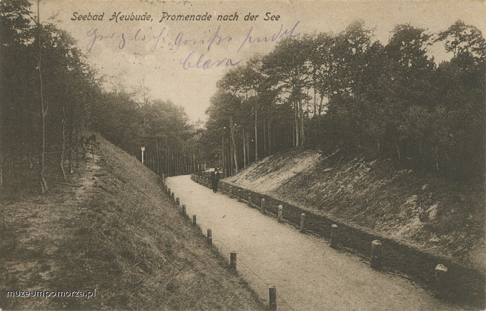 Gdańsk, promenada wiodąca nad morze.