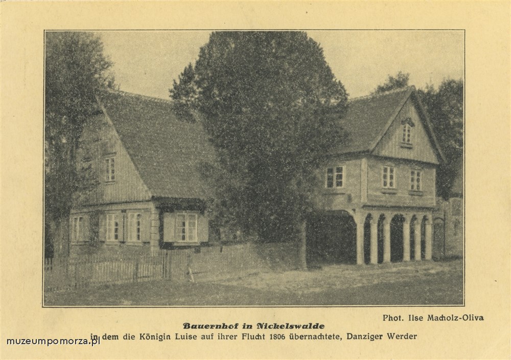 Mikoszewo (Nickelwalde), dom z podcieniami