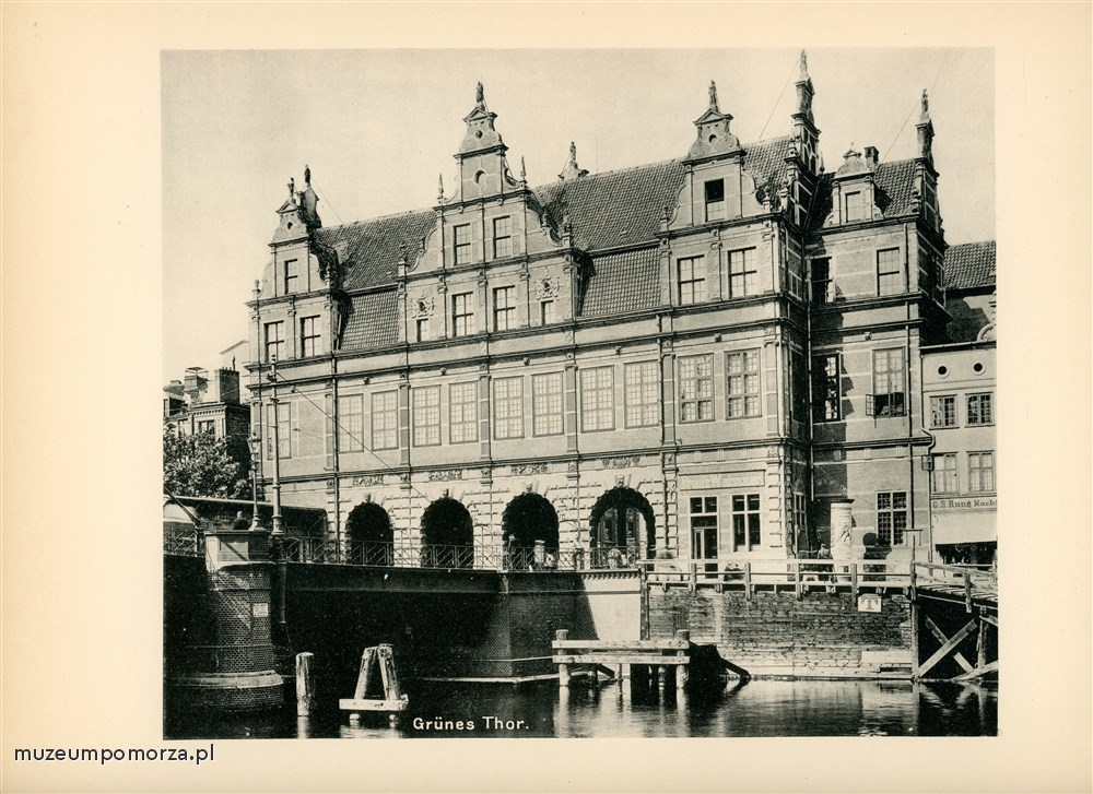 Album z fotografiami R.Th. Kuhna